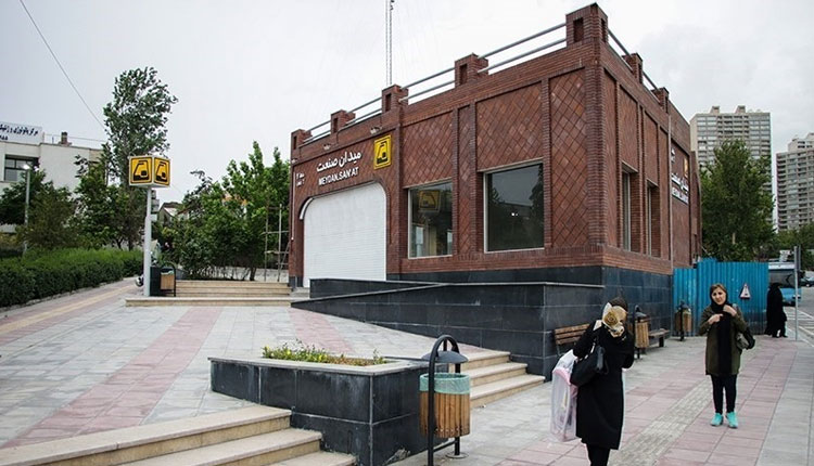 سعادت آباد مترو