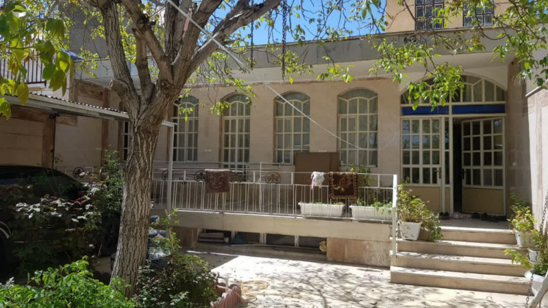 خانه 300 متری در خیابان 17 شهریور ازنا12849310531
