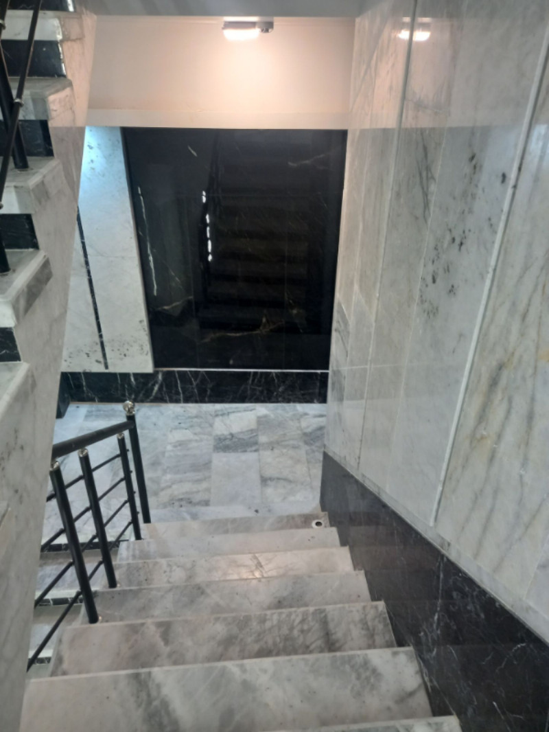 آپارتمان 180 متری سه خوابه در خیابان هراز آمل1251921196