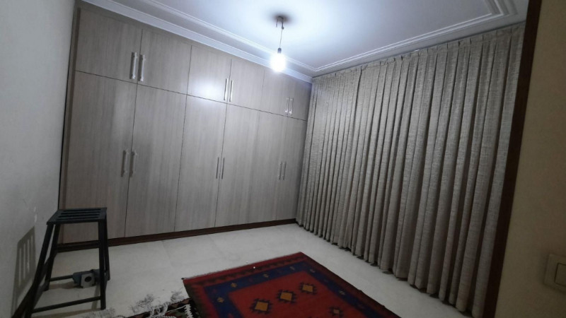 آپارتمان 234 متری سه خوابه در طالقانی همدان12962412087