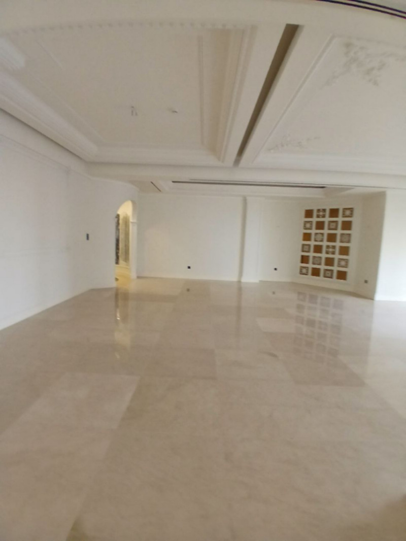 آپارتمان 175 متری سه خوابه در نیاوران تهران12992812581