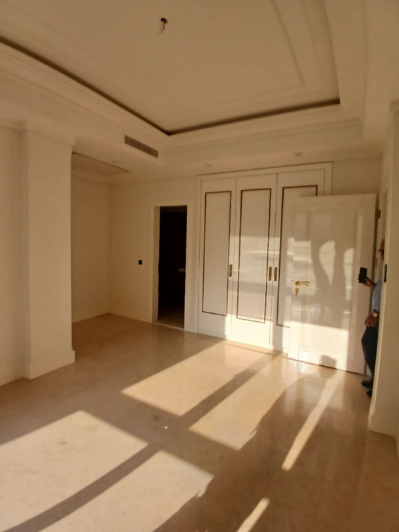 آپارتمان 175 متری سه خوابه در نیاوران تهران12992812582