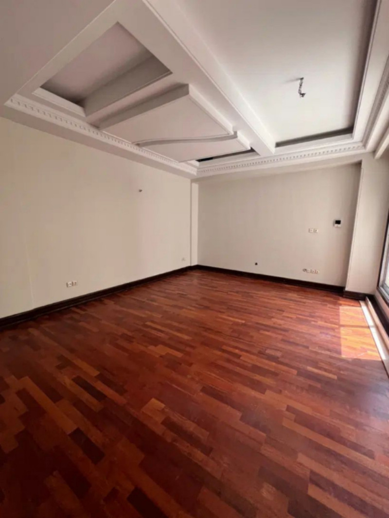 آپارتمان 286 متری سه خوابه در نیاوران تهران13128414083