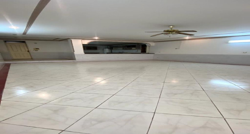 خانه 170 متری دو خوابه در خیابان صحرا یزد13186014611