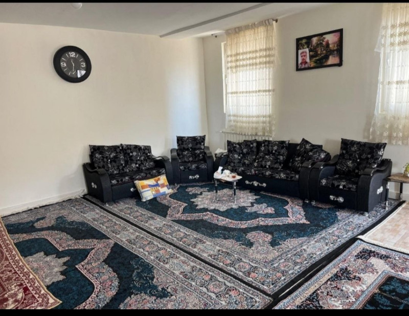 آپارتمان 150 متری سه خوابه در خیابان سعدی ملایر1256261511