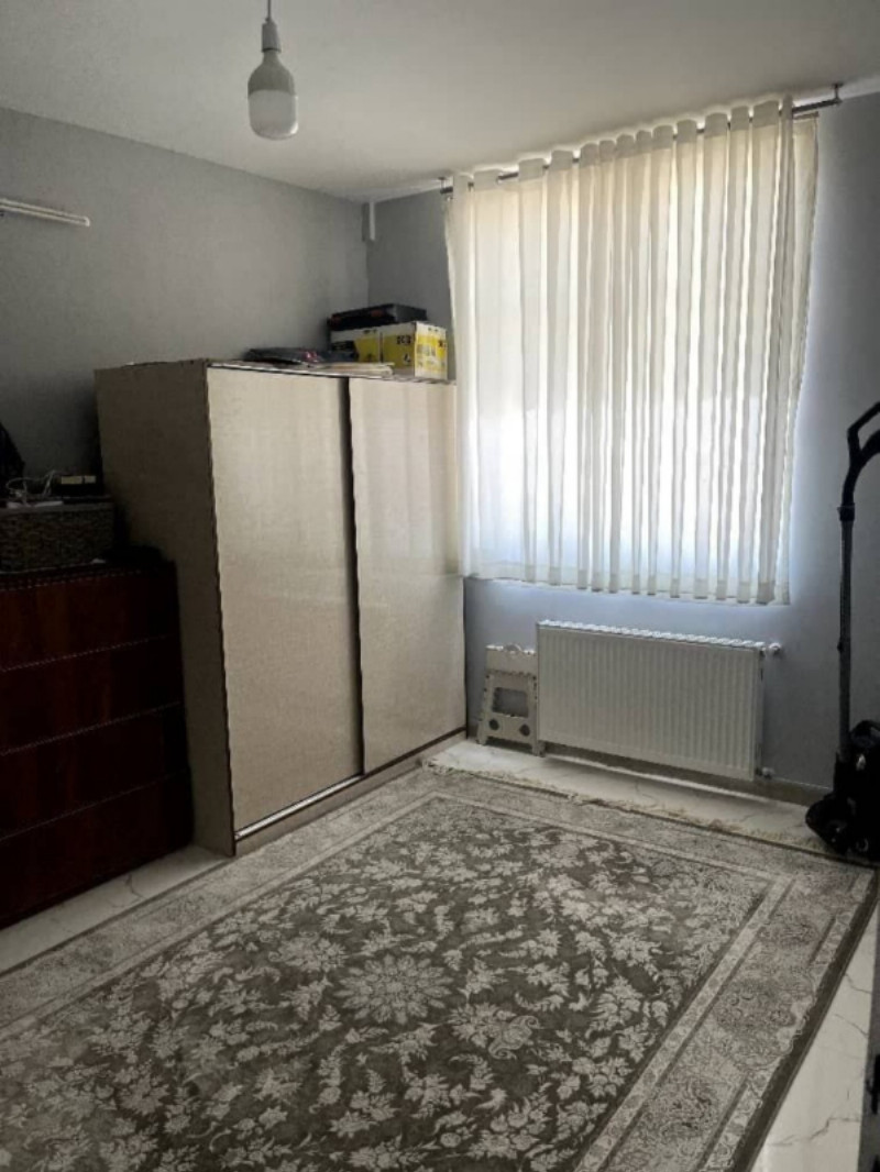 آپارتمان 104 متری دو خوابه در خیابان خلبان ملایر1256291525