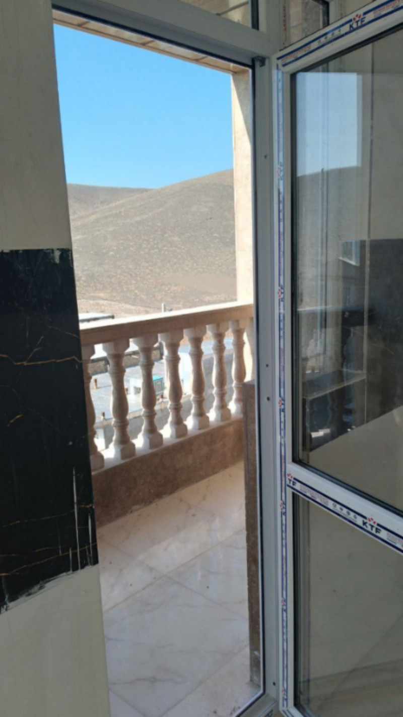 آپارتمان 114 متری دو خوابه در ملایر1256331537