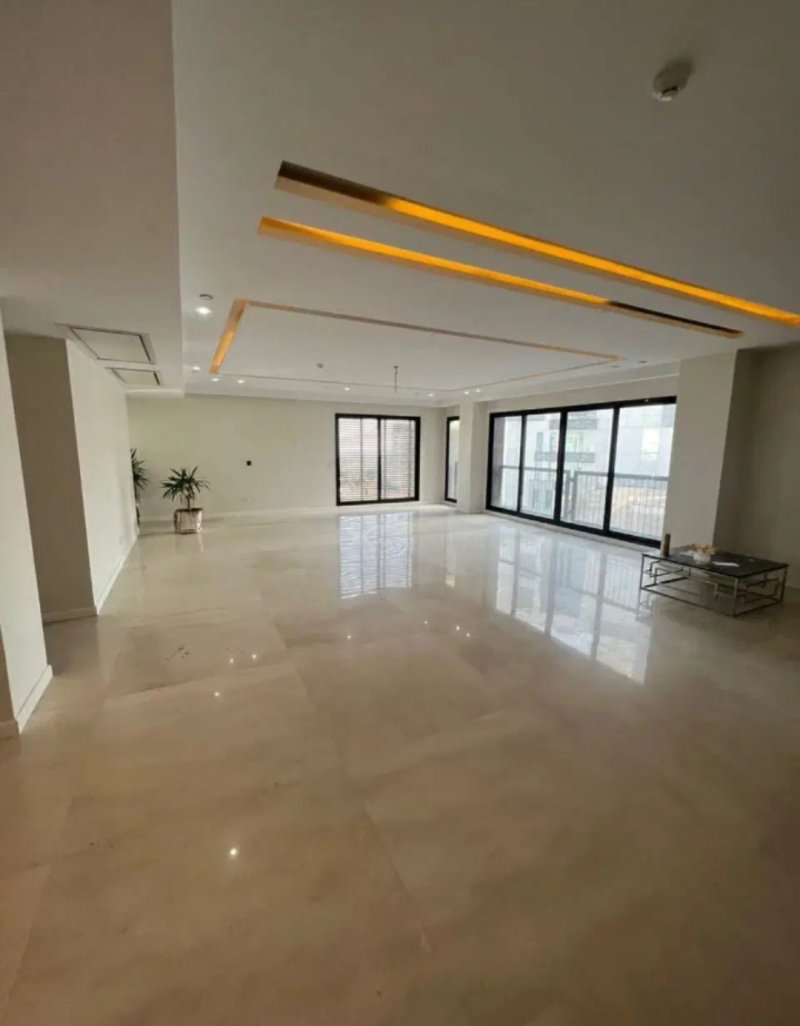 آپارتمان 260 متری سه خوابه در فرشته تهران