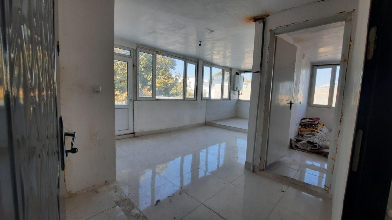 اداری 200 متری چهارخوابه در خیابان بوعلی همدان1256671579