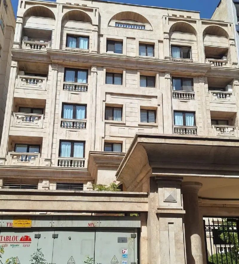 خانه 135 متری سه خوابه در سعادت آباد تهران