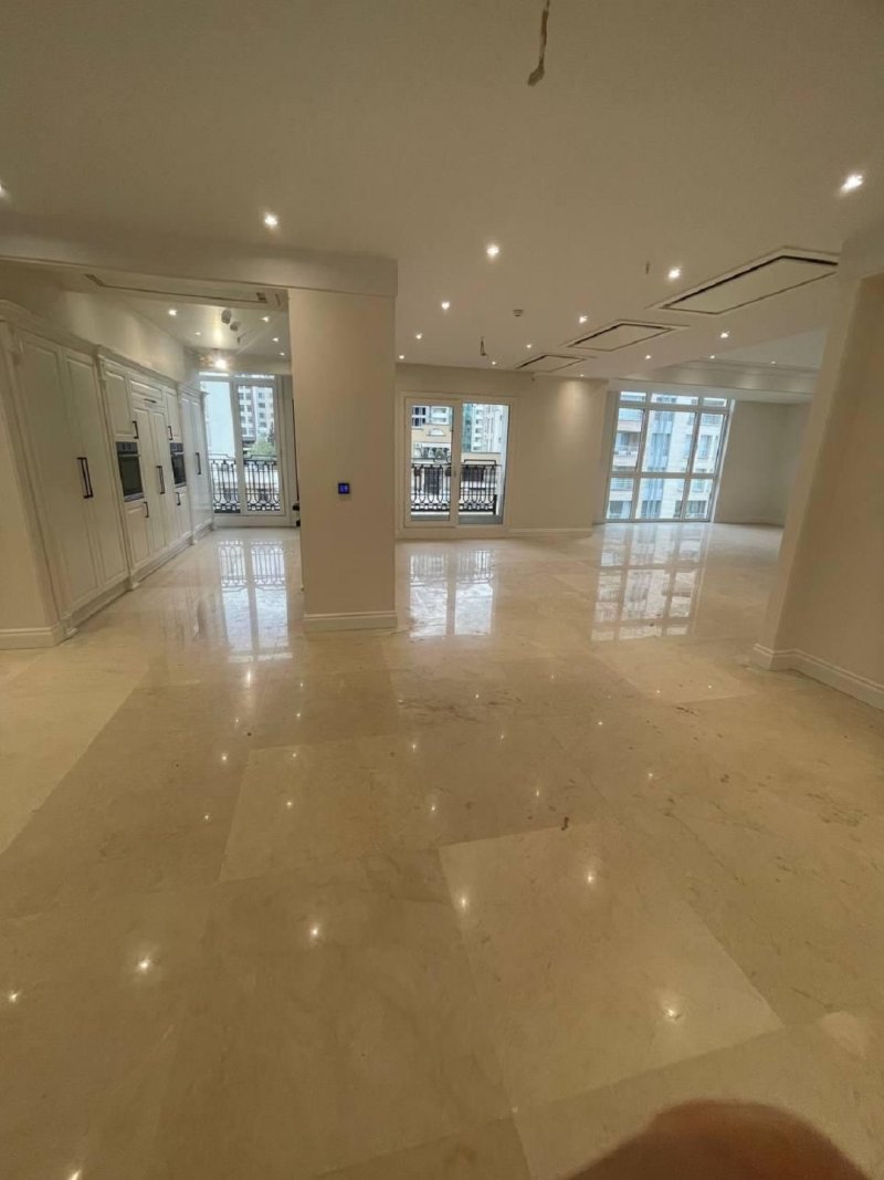 آپارتمان 217 متری سه خوابه در سعادت آباد تهران13328316962