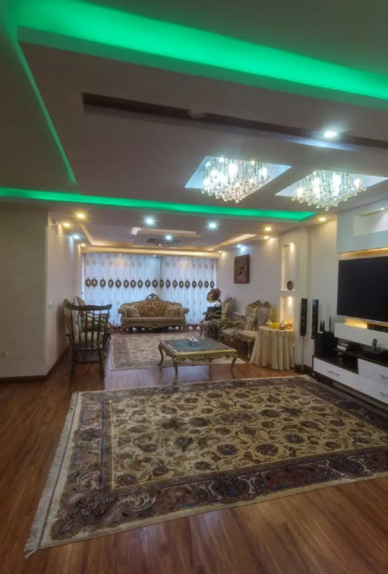 آپارتمان 145 متری سه خوابه در سعادت آباد تهران13338017190