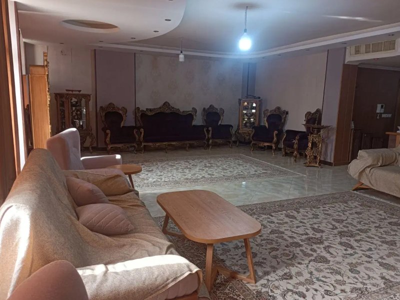 آپارتمان 168 متری سه خوابه در فروردین بهارستان13352317423