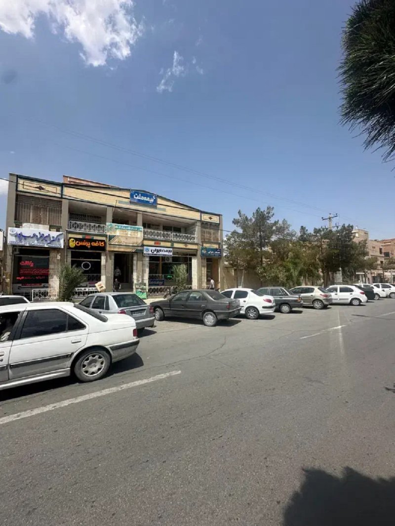 تجاری 19 متری در ایثار بهارستان13353117442