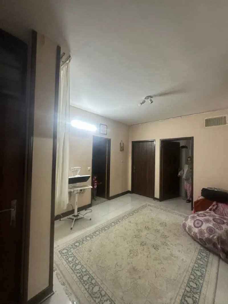 خانه 140 متری دو خوابه در فاز ۱ بهارستان13353217446