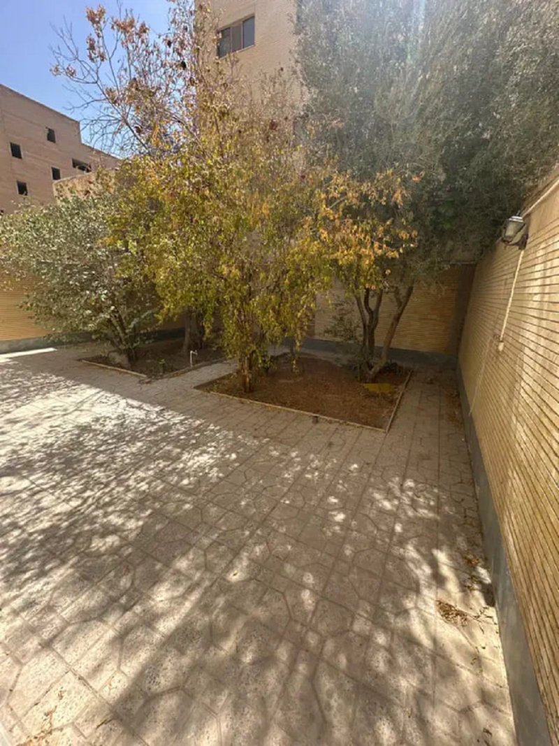 خانه 160 متری دو خوابه در فاز ۱ بهارستان13353417459