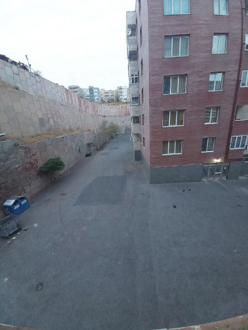 آپارتمان 80 متری دو خوابه در ولیعصر تبریز1257171746