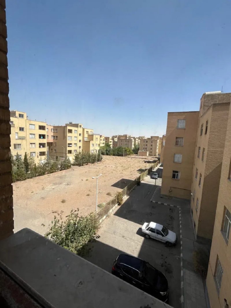 آپارتمان 125 متری دو خوابه در فاز ۱ بهارستان13357217537