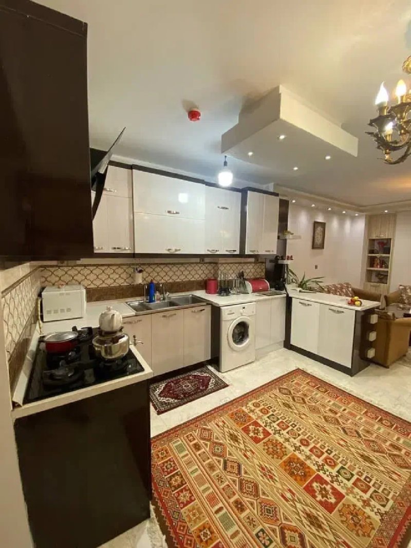 آپارتمان 88 متری دو خوابه در بهارستان13365517794
