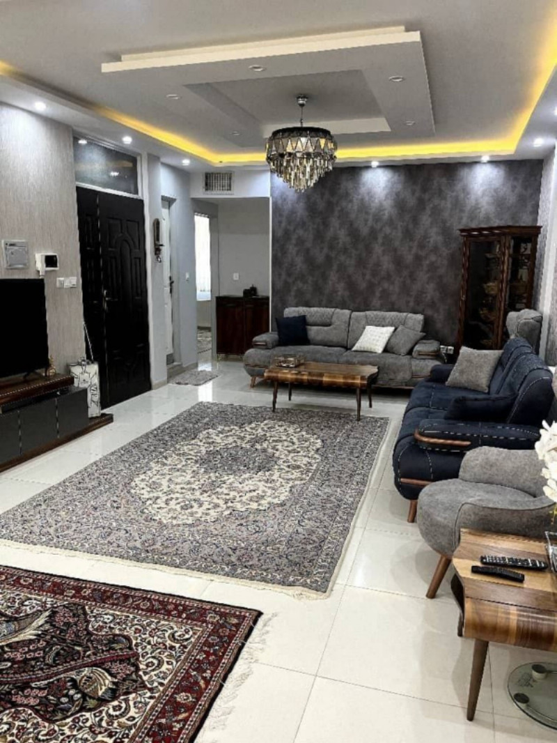 آپارتمان 104 متری دو خوابه در خیابان خلبان ملایر1257361801
