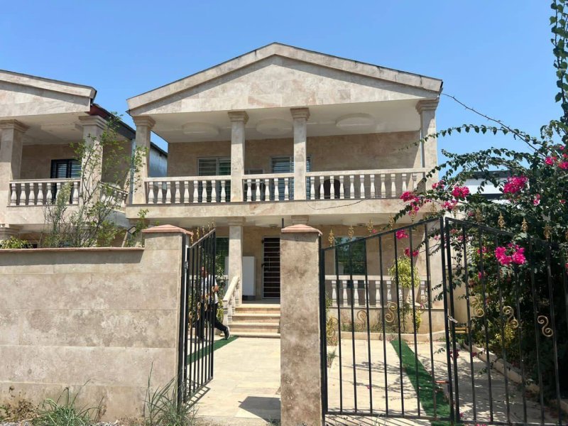 ویلا 200 متری سه خوابه در چمستان13381618092