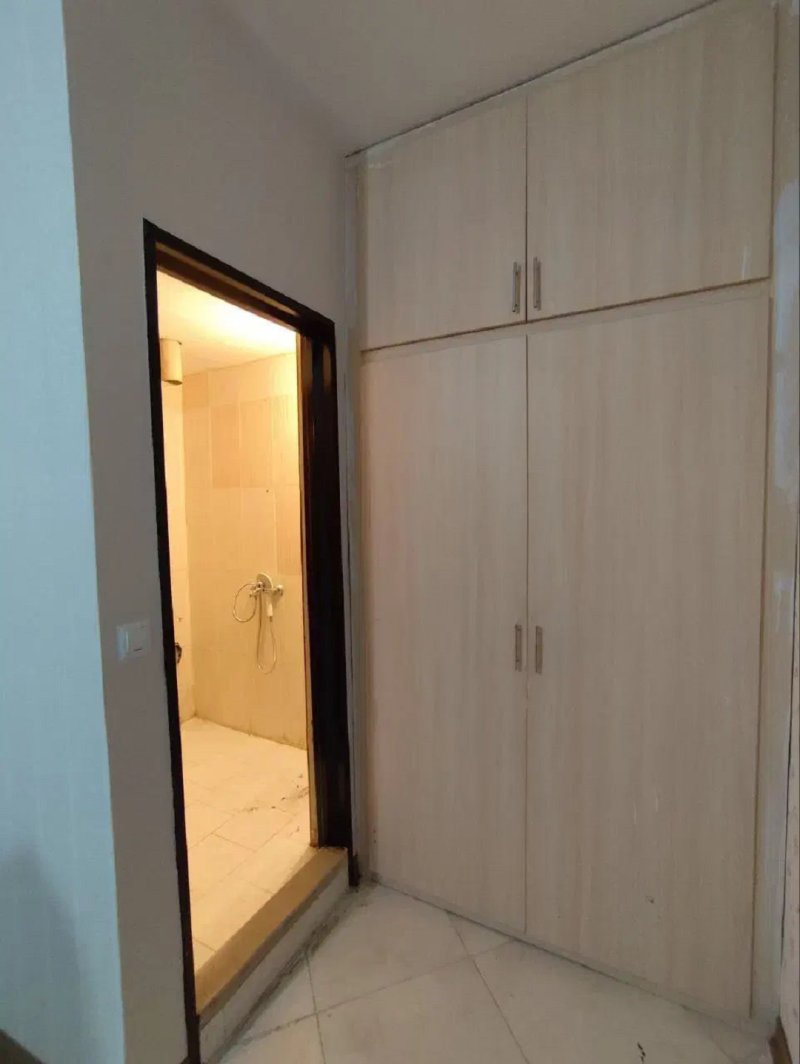 آپارتمان 85 متری دو خوابه در خیابان جمهوری گلبهار13439419054