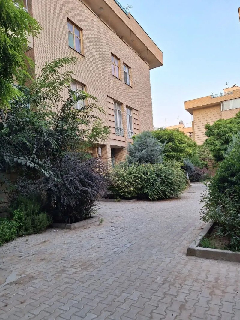 آپارتمان 100 متری دو خوابه در فرهنگیان کرمانشاه13506420148