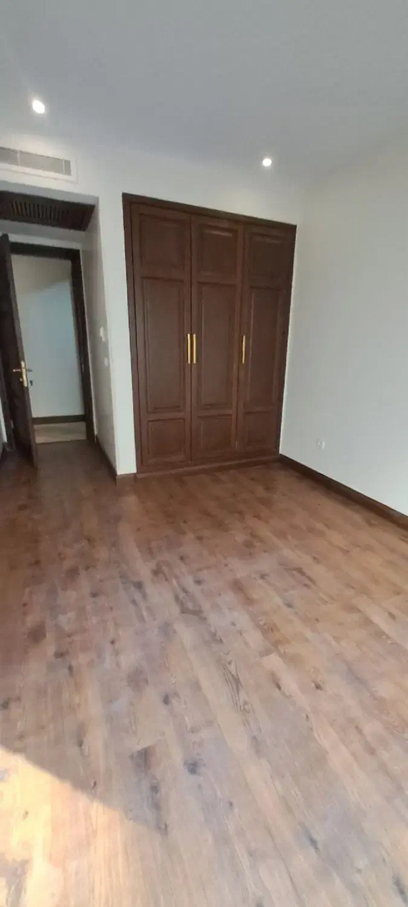آپارتمان 180 متری سه خوابه در قیطریه تهران13508820201