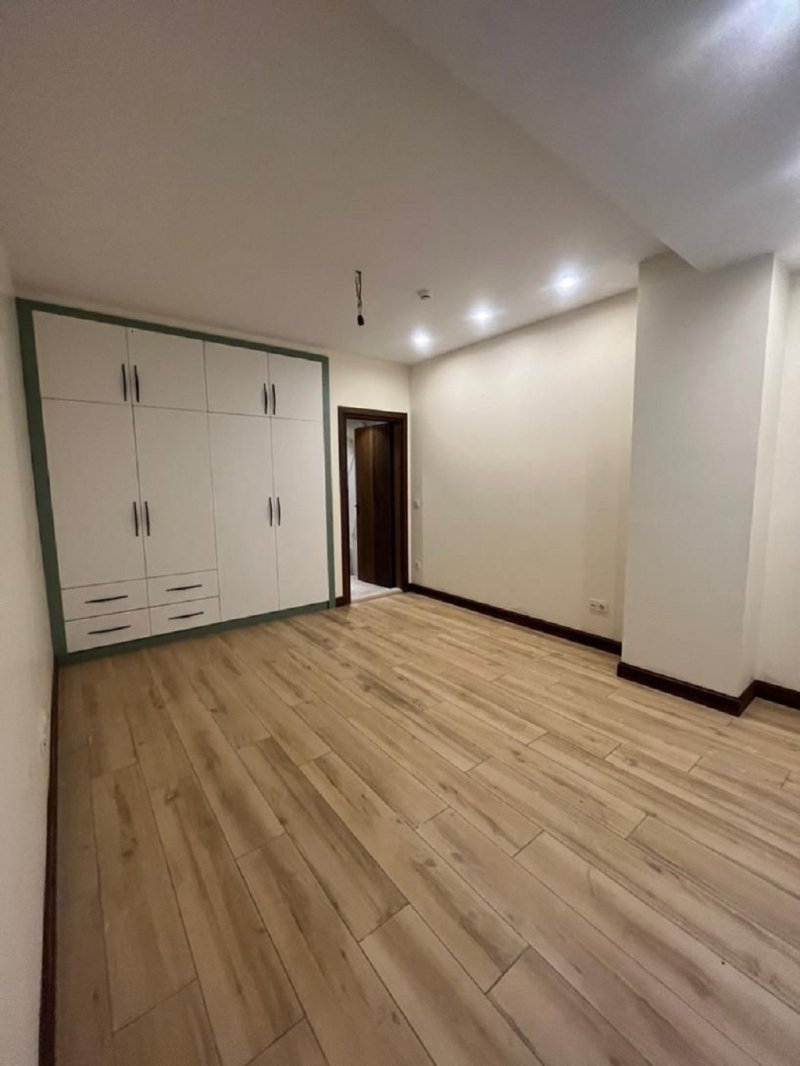 آپارتمان 210 متری چهارخوابه در مرزداران تهران13515320318