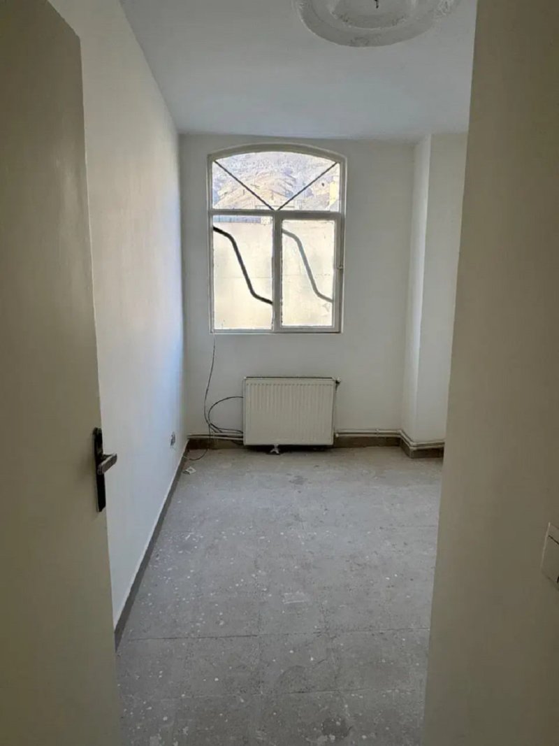 آپارتمان 62 متری دو خوابه در میدان بعثت کرج13528020514