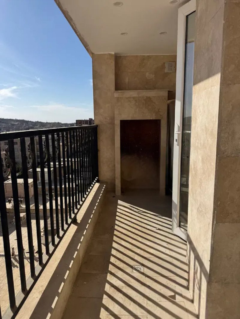 آپارتمان 110 متری دو خوابه در میدان بعثت کرج13529320571