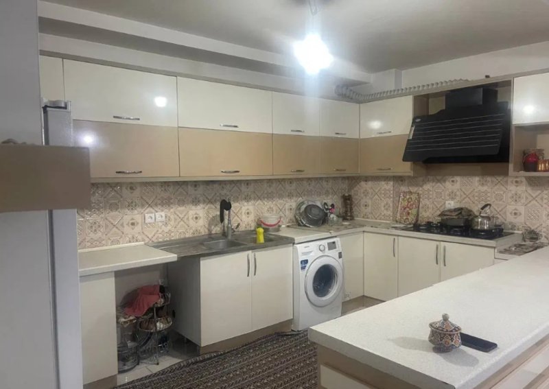 آپارتمان 119 متری دو خوابه در بلوار باهنر ورامین13536220755