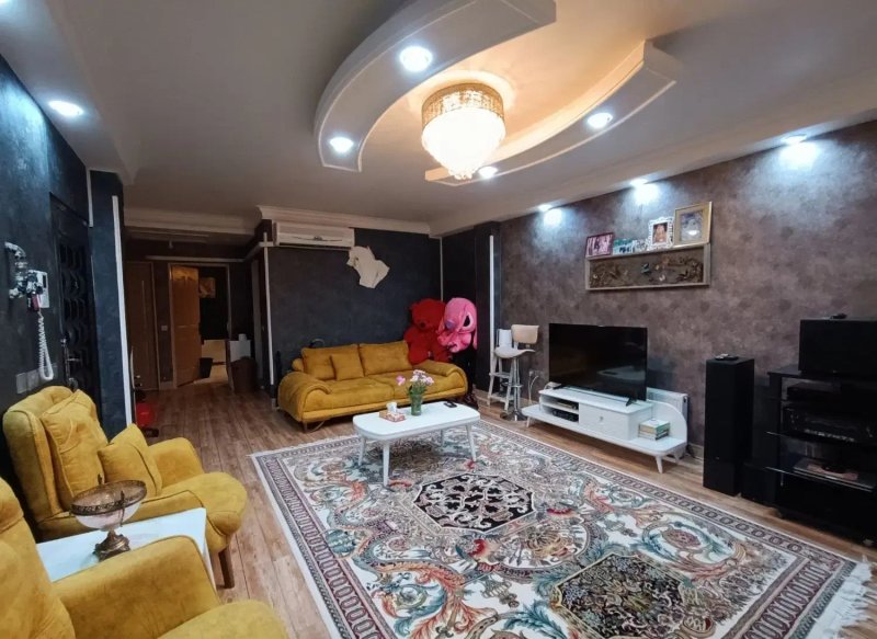 آپارتمان 121 متری دو خوابه در بلوار شهدا ورامین