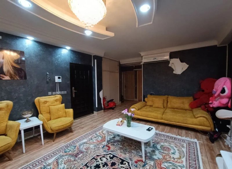 آپارتمان 121 متری دو خوابه در بلوار شهدا ورامین13543820872