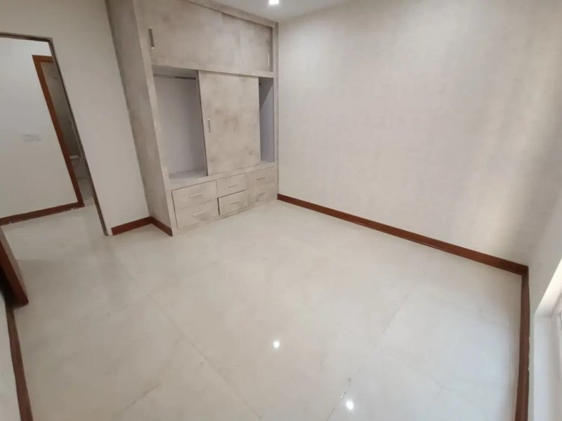 آپارتمان 180 متری سه خوابه در حسین آباد تهران13562021187