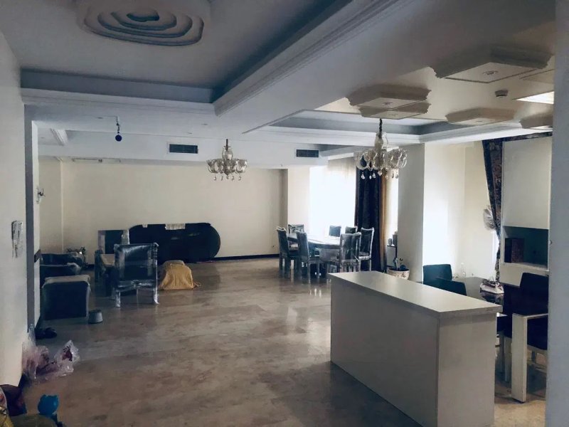 آپارتمان 160 متری سه خوابه در فرمانیه غربی تهران13562721212