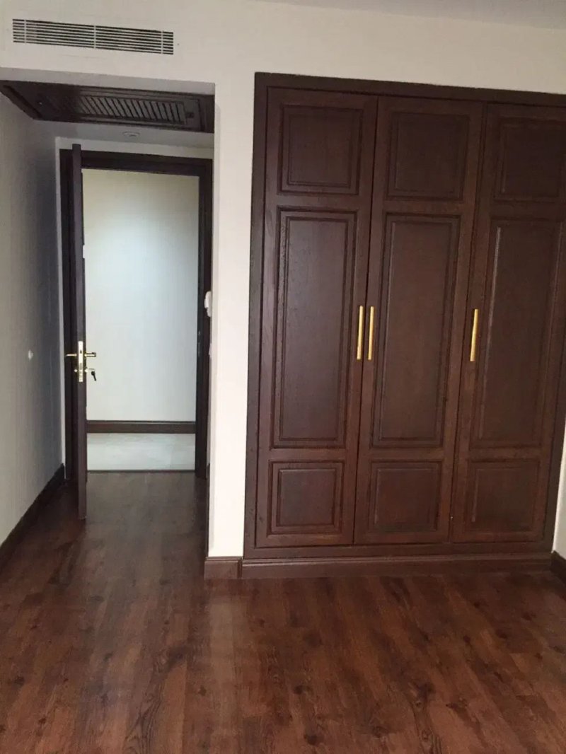 آپارتمان 180 متری سه خوابه در قیطریه تهران13563921304