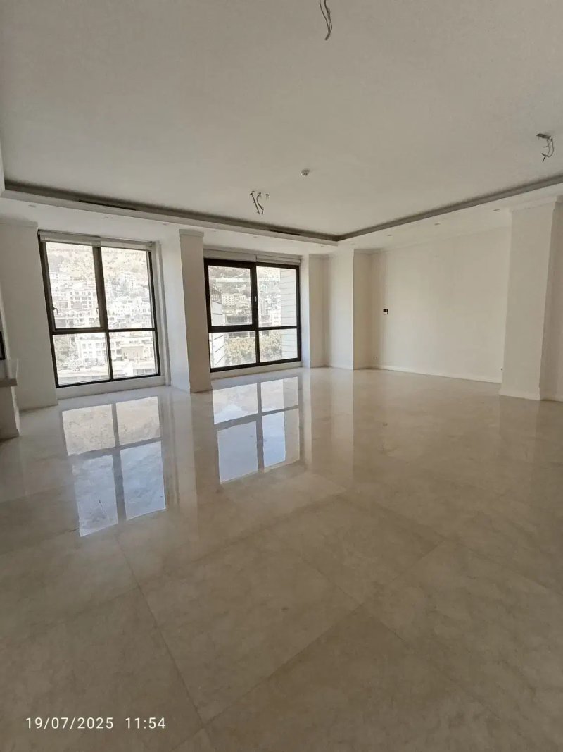 آپارتمان 300 متری چهارخوابه در اقدسیه تهران13586121776