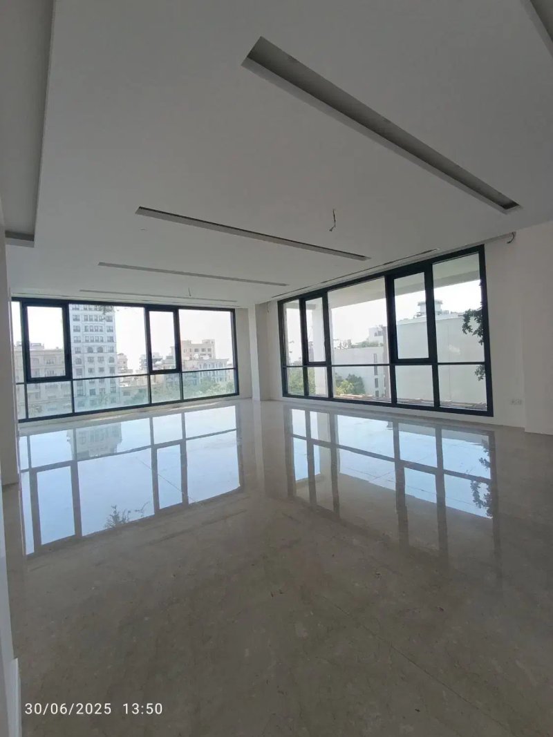 آپارتمان 400 متری چهارخوابه در فرمانیه تهران13586321787
