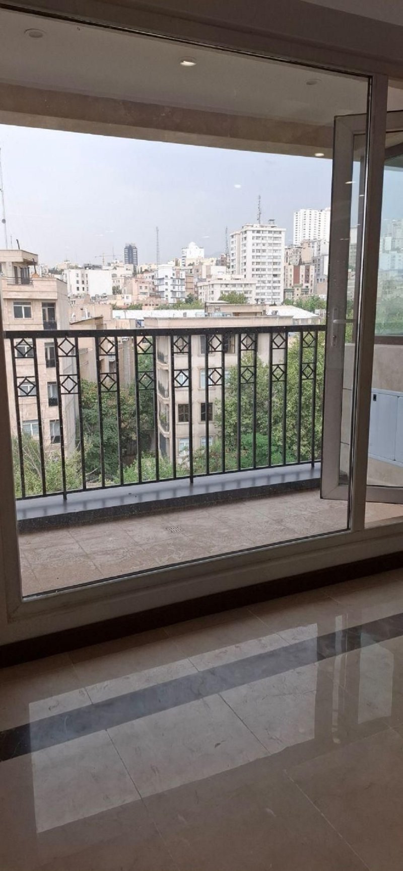 آپارتمان 140 متری سه خوابه در قلهک تهران13586421792