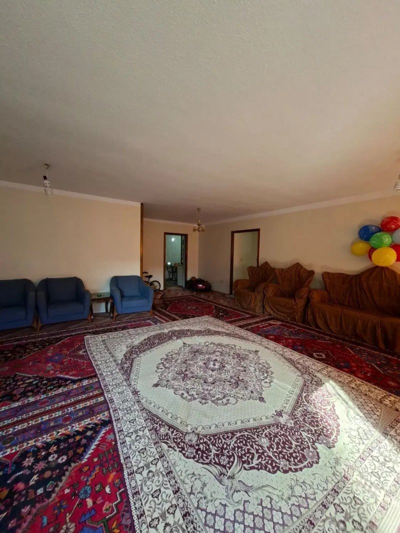 آپارتمان 135 متری سه خوابه در شهرک اکباتان تهران13608422375