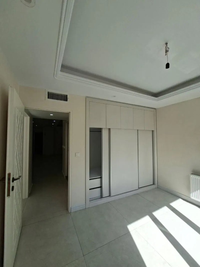 آپارتمان 160 متری سه خوابه در کوی بیمه تهران13608522389