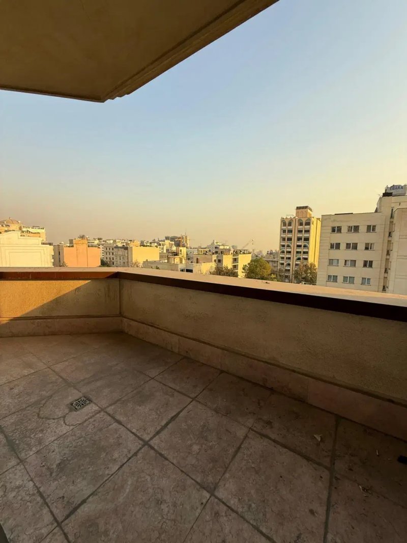 آپارتمان 190 متری سه خوابه در زعفرانیه تهران13623822740