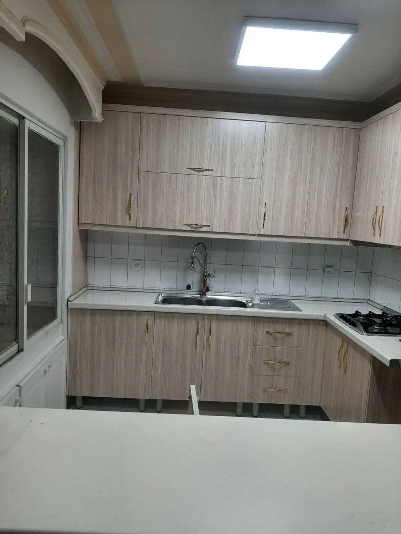 آپارتمان 105 متری دو خوابه در میدان فلسطین تهران13628822846