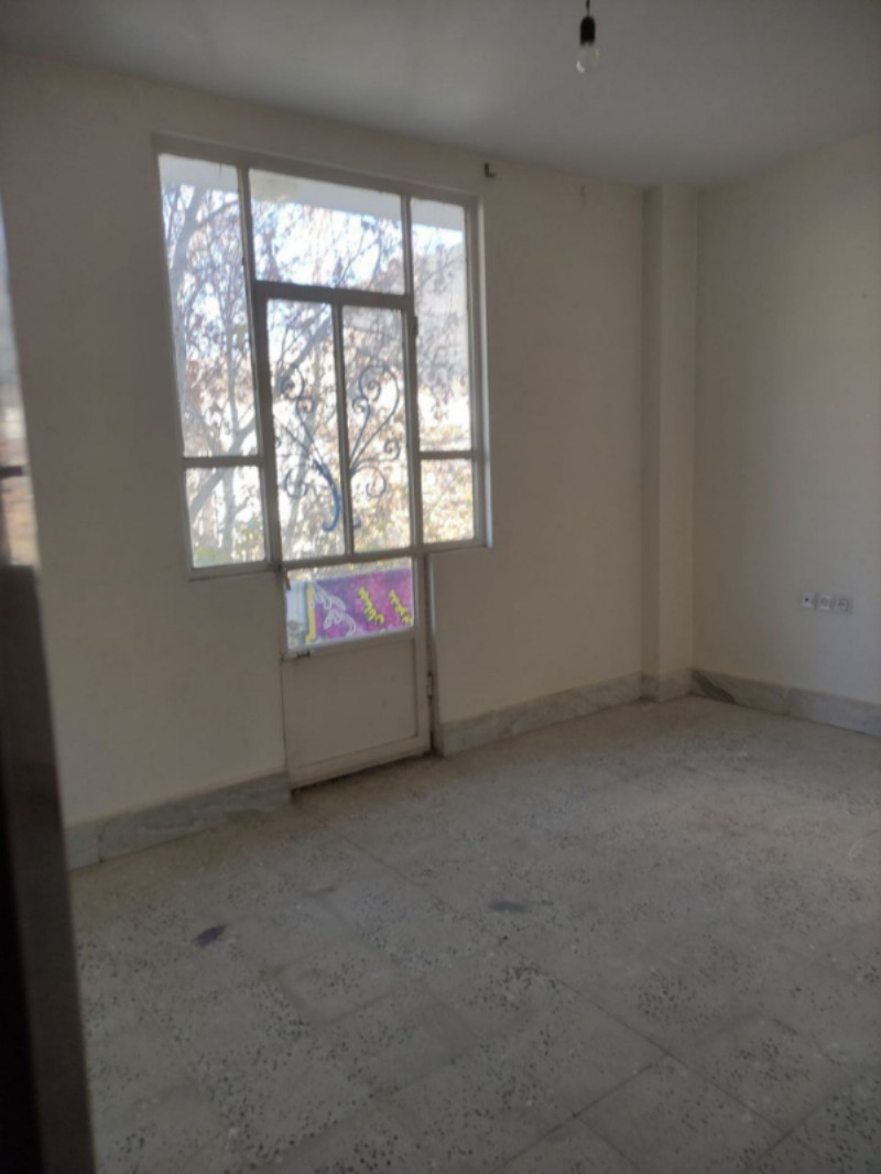 آپارتمان 80 متری دو خوابه در خیابان باباطاهر ملایر1259152300