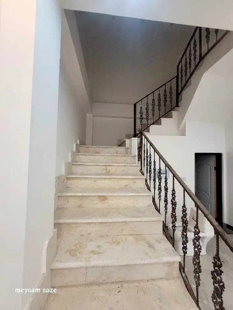ویلا 220 متری سه خوابه در زیباکنار13634523021