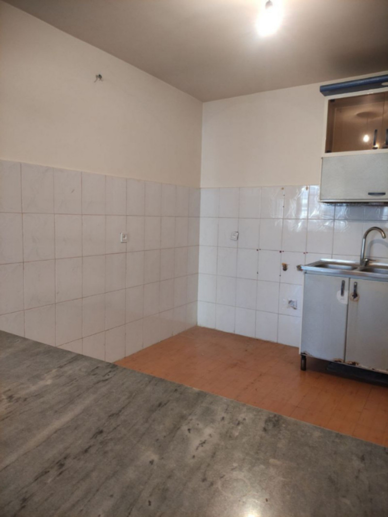 آپارتمان 80 متری دو خوابه در خیابان باباطاهر ملایر1259152304
