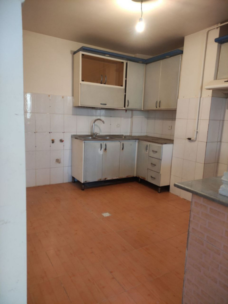 آپارتمان 80 متری دو خوابه در خیابان باباطاهر ملایر1259152305