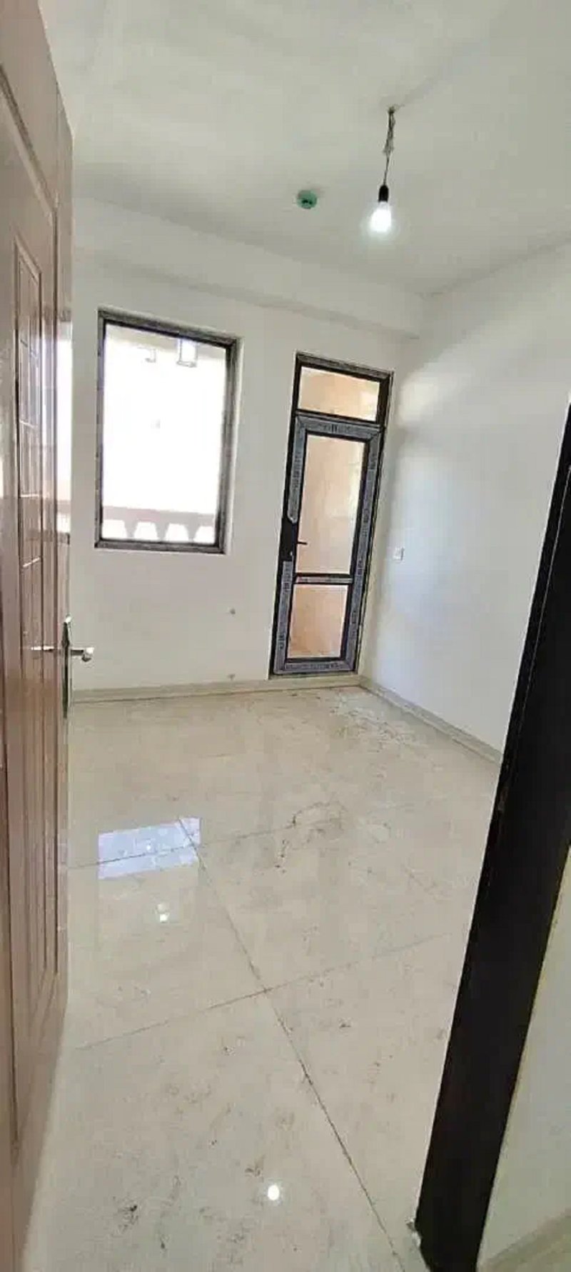 آپارتمان 102 متری دو خوابه در امامزاده قدس13636623117