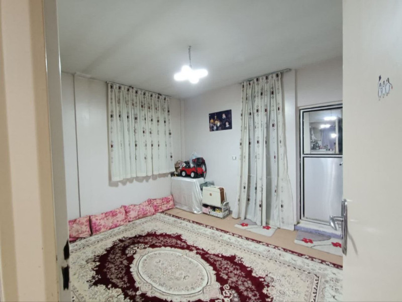 آپارتمان 85 متری دو خوابه در میدان زندیه ملایر1259182323